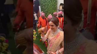 Neeta Ambani dancing in wedding #ambani #ambaniwedding #anantambani #neetaambani #anantradhika