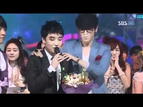 Mutizen Song - Seungri (뮤티즌송-승리) @SBS Inkigayo 인기가요 20110206
