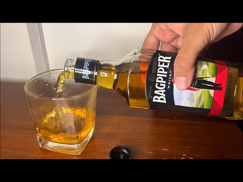Bagpiper Whisky review English