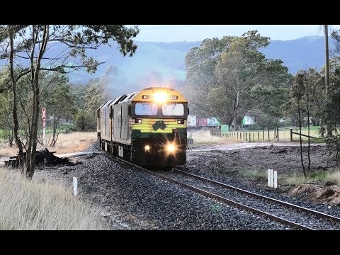 G523-540-XR558 on 7902V in the Pyrenees Ranges near Ampitheatre.  12-07-19.   08.50.10.