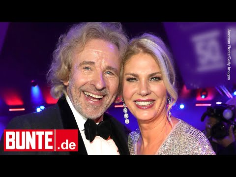 Thomas Gottschalk - Verschmust mit seiner Karina – und ihr Glitzerlook ist der Hammer