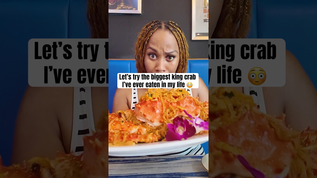 Let’s try the biggest king crab I’ve ever eaten in my life #crablegs #thaifood #mukbang #asmr ￼