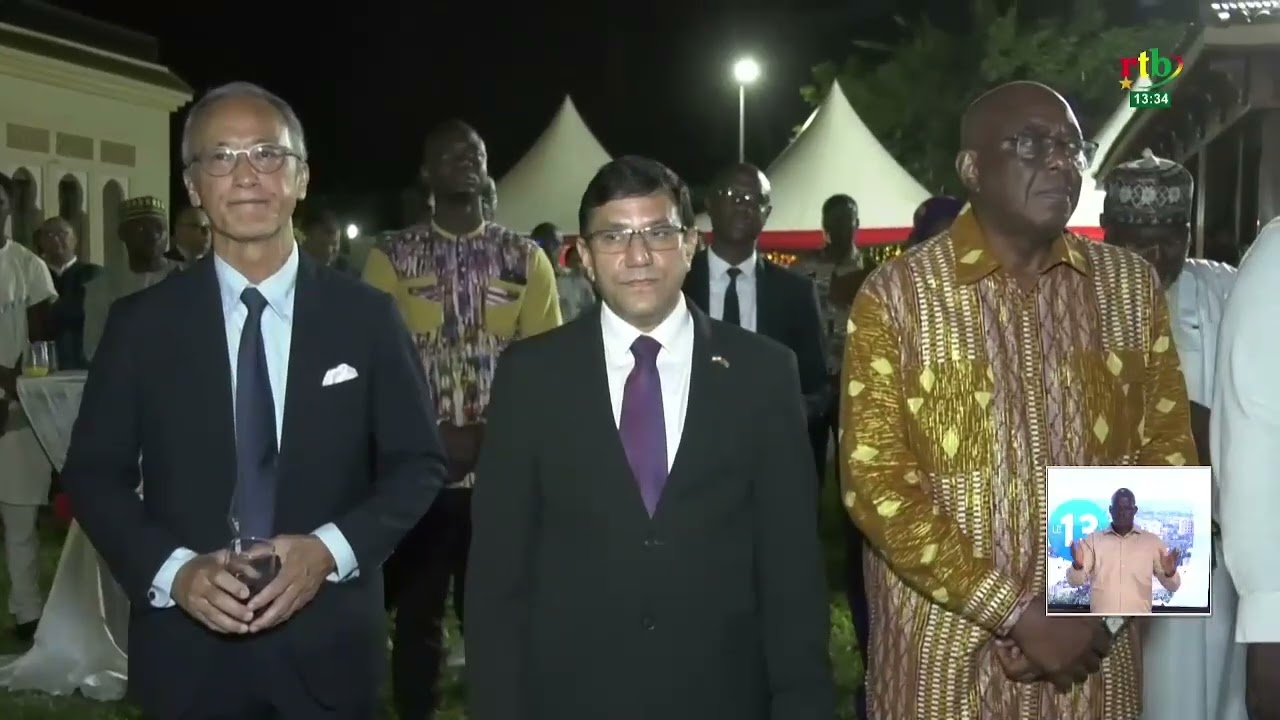 Les membres de la communauté marocaine célèbrent l’accession au trône du roi Mohamed 6