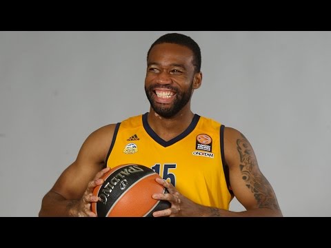 Play of the Night: Reggie Redding, ALBA Berlin