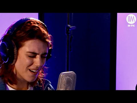 Sylvie Kreusch live at Muziekgieterij studio - M-PX Sessions