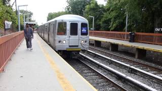 preview picture of video 'MTA SIR: St. Louis R44 Staten Island Railway Local at Old Town Station'