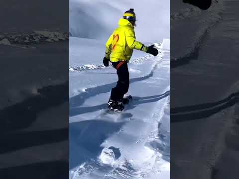 Snowboarder goes HUGE 🚀 #snowboarding #winter