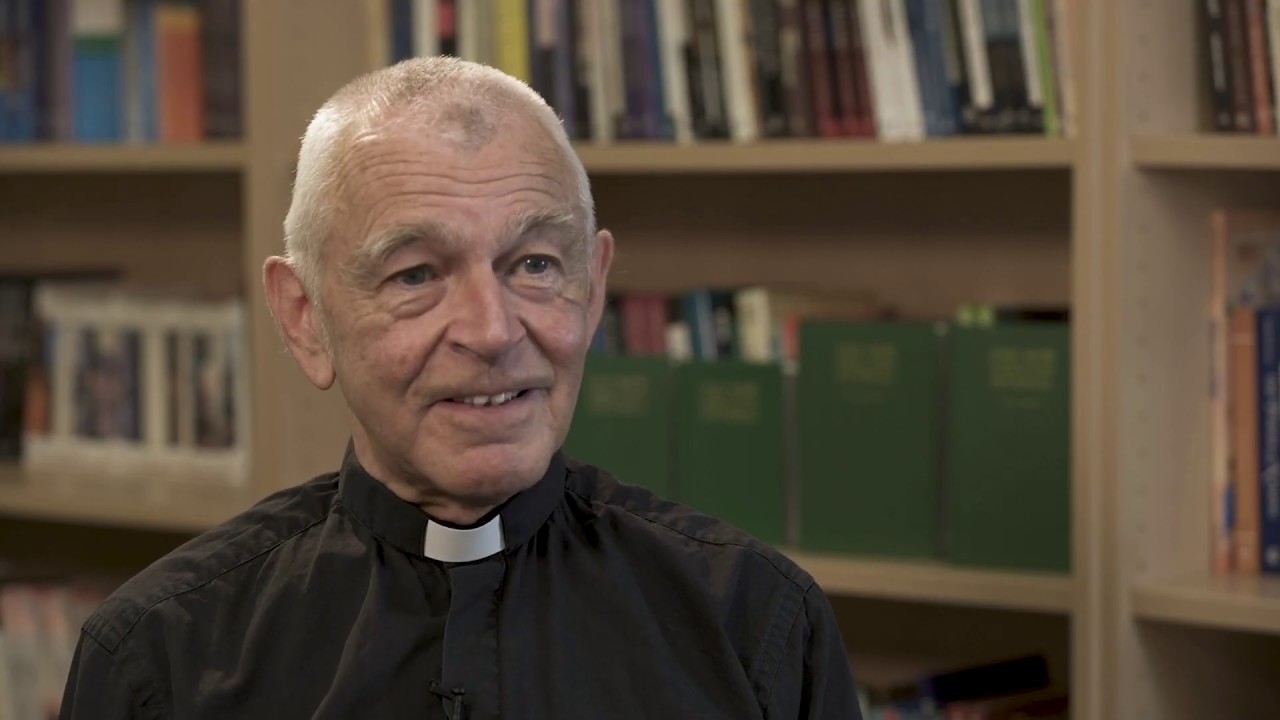 Watch video The Revised English Hymnal Now The Revised English Hymnal