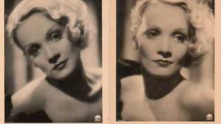 Marlene Dietrich &quot;Something I Dreamed Last Night&quot; 1952 (Postcards 1/3 Cartes postales 1/3)