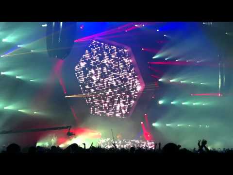 Transmission 2011 Part 9/12 - Ferry Corsten playing "Coldplay - The Scientist"