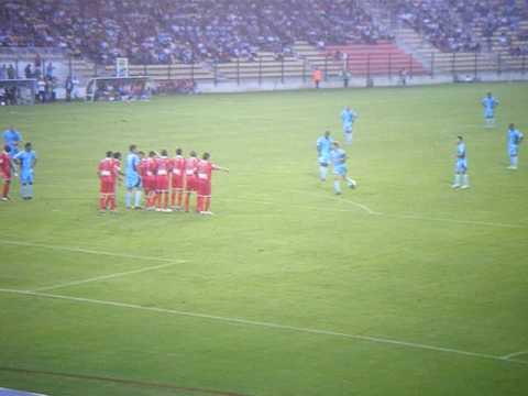 Tours Nîmes, coup franc Atik