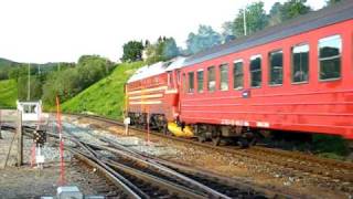 preview picture of video '[NSB] Nattog pulled by Di 4 diesel starts it´s nightly journey on Nordlandsbanen to Trondheim S.'