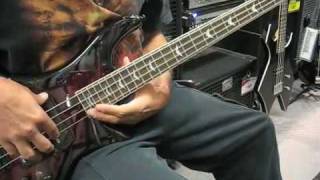 Video thumbnail for Schecter Stiletto Extreme 4 Bass by universalrenote
