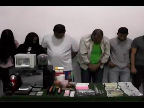 Un expolicía y un profesor de química formaban parte de la banda ‘Los sintéticos’ | Noticias Caracol