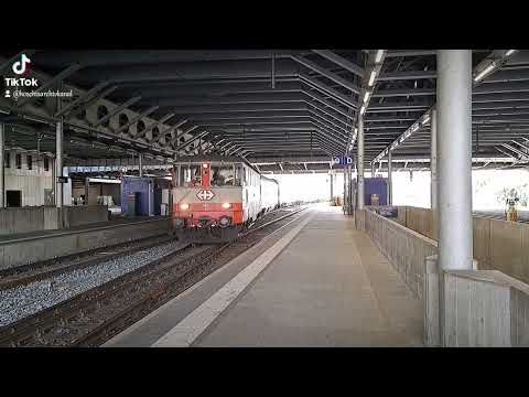 Ex Swiss Express (Re 420 11109) mit dem Salon Wagen