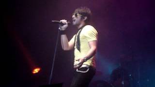 BETO CUEVAS  con  el  tema  ARE  YOU SORRY  GRAN REX