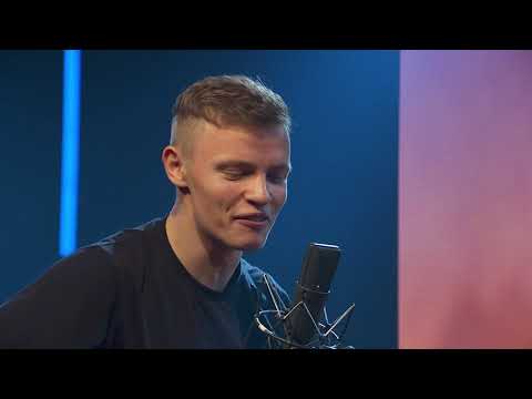 Raske Drenge perform Skrímslið from "í Luftini"