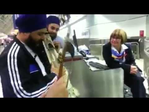 Sarangi skips Toronto Airport security | Sarangi Master Jatinder Singh Shergill at Toronto Airport
