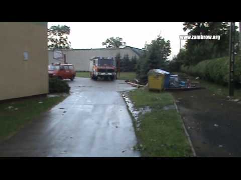 Zambrow.org - trąba powietrzna zerwała dach ze Szkoły Podstawowej w Laskowcu Starym