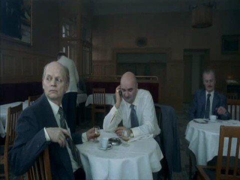 Du Levande (You, the Living) - Resturant-scene