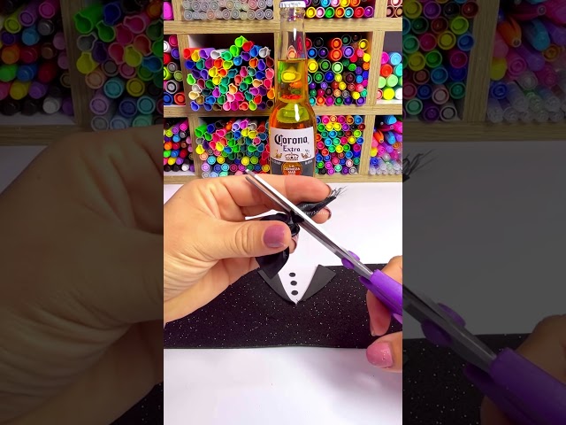 Vídeo relacionado con 2 tapones para botellas de cerveza, tapón de botella de cerveza, casco con máscara, cierre de botella de cerveza con diseño de máscara de gas, ideal para colección y regalo, protección contra el polvo