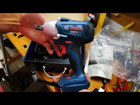 Аккумуляторный ударный гайковёрт GDS 250-LI Professional BOSCH (06019G6121) Аккумуляторный ударный гайковёрт GDS 250-LI Professional BOSCH (06019G6121)