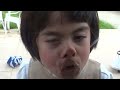SUPER FUNNY Girl Makes Faces On Window (6-year-old)