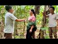 A confrontation between Mrs. Hoc and Chinh's mother ensues when Chinh's younger sister appears