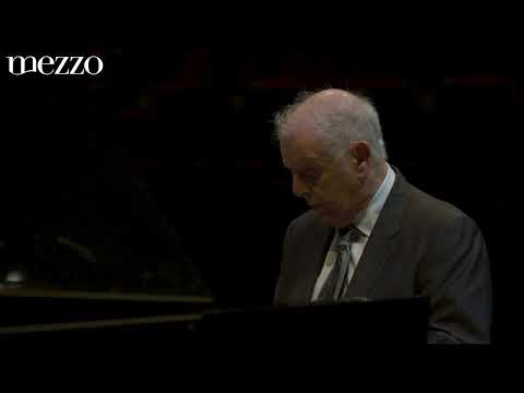 Daniel Barenboim 80 - Daniel Barenboim plays Beethoven's Moonlight Piano Sonata No. 14