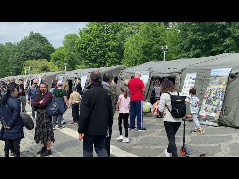 Sărbătoarea bucuriei de Ziua Forțelor Terestre / Festival of Joy