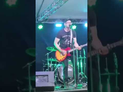 Sabrina na festa da Padroeira de 2025 em Conceição dos Ouros-MG #rock #viral #sabrina