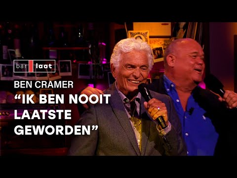 BEN CRAMER verrast PAUL DE LEEUW met een SPECIAAL OPTREDEN | Bar Laat