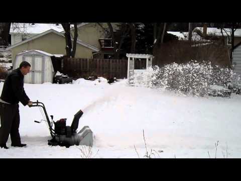 5hp 24" Trac-drive Craftsman Snowblower.MOV