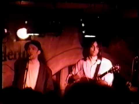 REM (Bingo Hand Job) - Get Up acoustic @ The Borderline - 1991
