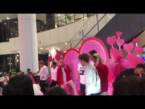 [Kmengkhmer- ក្មេងខ្មែរ]Bunnphum chert chert - បុណ្យភូមិឆឺតឆឺត Valentines Mini concert @Aeon Sen sok