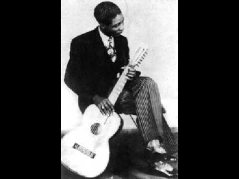 Mahogany Hall Stomp - Lonnie Johnson w Louis Armstrong