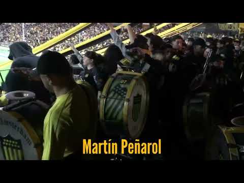 "Entrada de la Percusión - Hinchada de Peñarol (vs Albión)" Barra: Barra Amsterdam &bull; Club: Peñarol