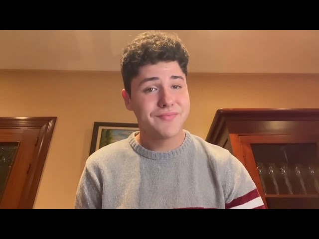 Vídeo relacionado con La chica de la sombra lila