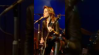 Suzi Quatro - 48 Crash (From the official music video) 1973