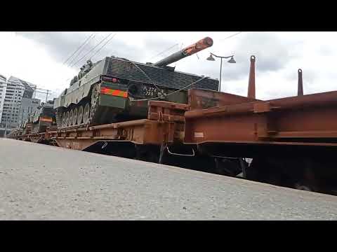 Panssarijuna Tampereella 2.5.2022