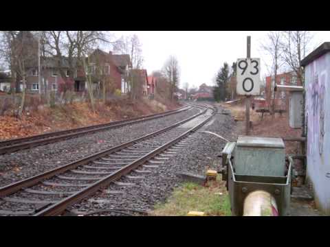 Br.225 am Limit in Bramsche bei der Anfahrt auf nassen Schienen mit einem Schwefelzug
