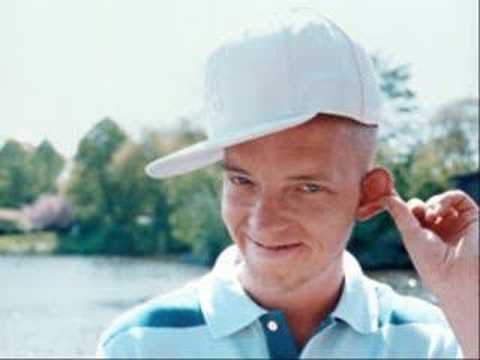 DJ Desue ft. Eißfeld, Illo - Mach Mal Halblang