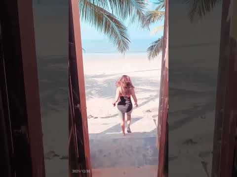 #RubinaDilaik loves the beach #shorts