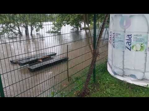 Kamp Kolpa Igrišče in plaža