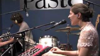 Chairlift &quot;Evident Utensil&quot; live at Paste