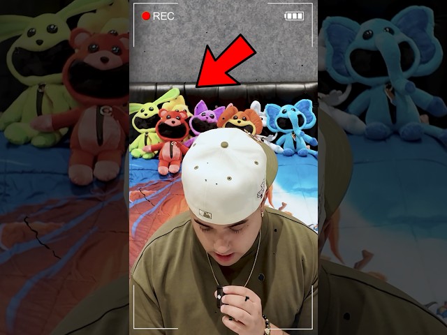 Vídeo relacionado con Poppy Playtime - Mini Figuras Coleccionables Serie 4 Smiling Critters | sobre Sorpresa con Figura Detallada | Código DLC Exclusivo | Juguete de Acción Coleccionable Oficiales de Roblox