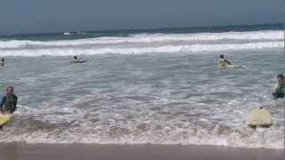 preview picture of video 'Prácticas alumnos Campamento de Surf en Praia Amado, Carrapateira (Portugal)'