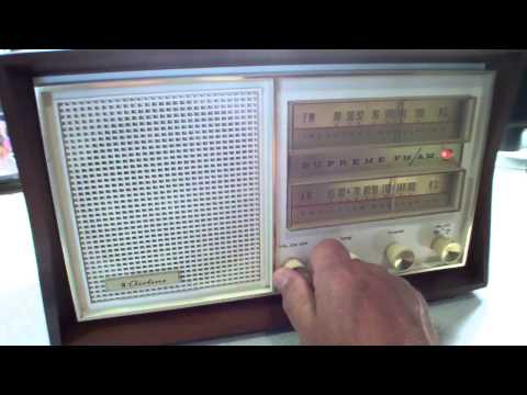 (91) Airline AM FM Tube radio Model GEM 1696A