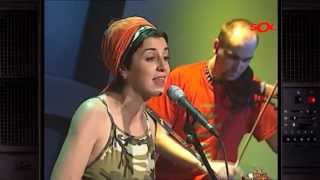 Amparanoia "Somos viento" (A Solas 2002)