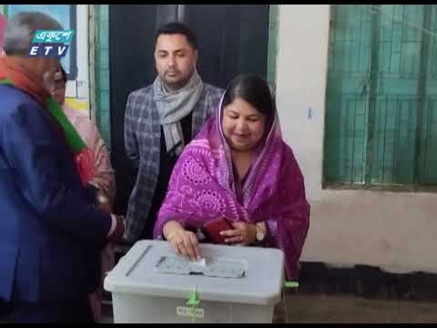 সারাদেশেই উৎসবমুখর পরিবেশে ভোটগ্রহণ চলছে, কিছু বিচ্ছিন্ন সংঘর্ষ